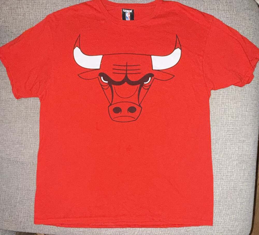 UNK NBA Chicago Bulls Red Graphic Logo T-Shirt Size L